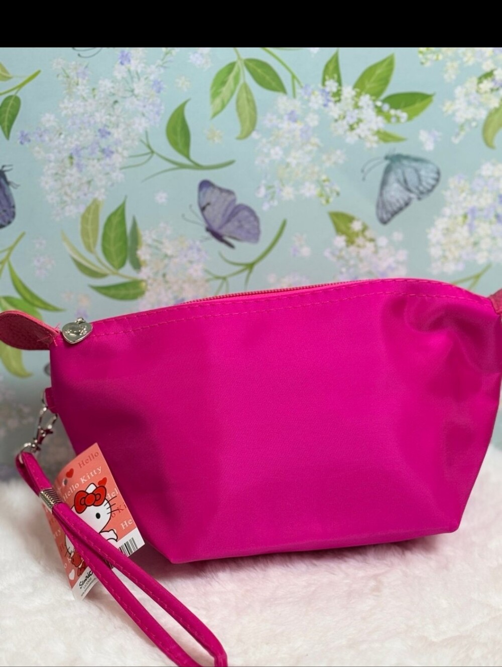 Hello Kitty Hot Pink Cosmetic Bag New With Tags - Picture 2 of 2